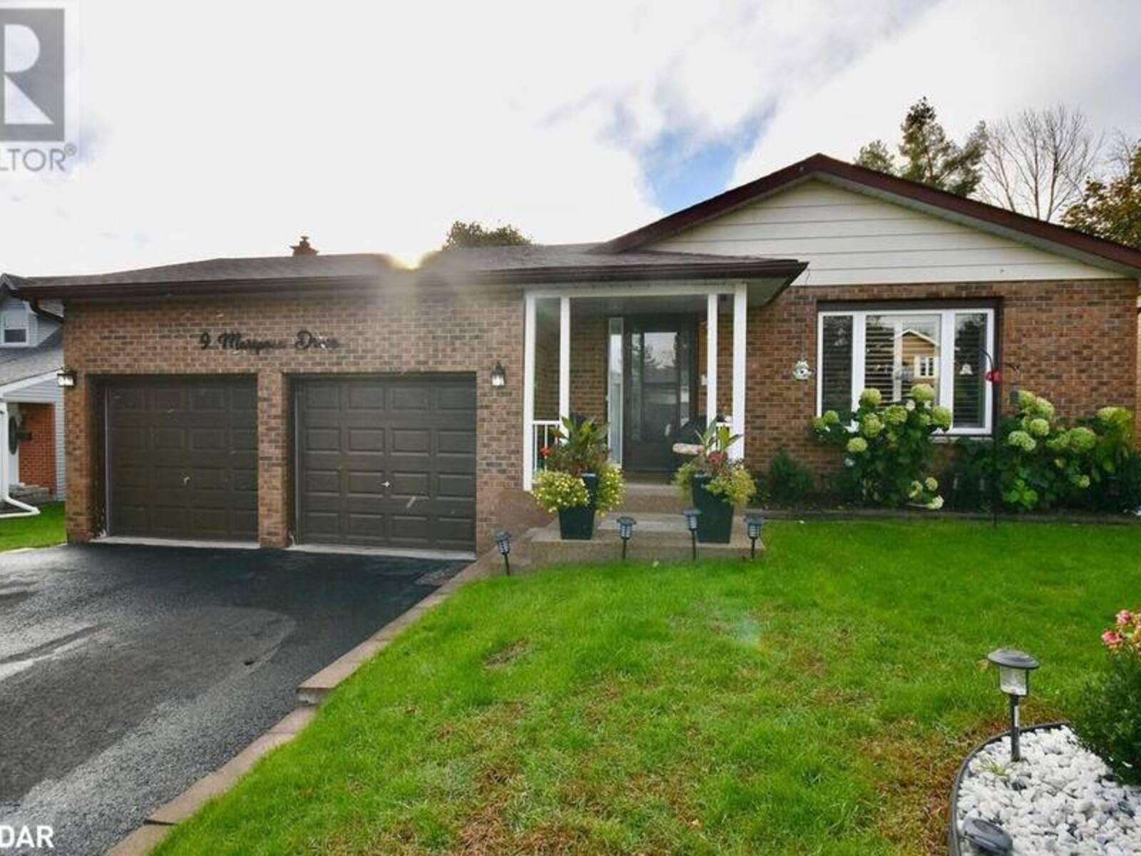 9 MARIPOSA Drive, Orillia, Ontario L3V 7G6