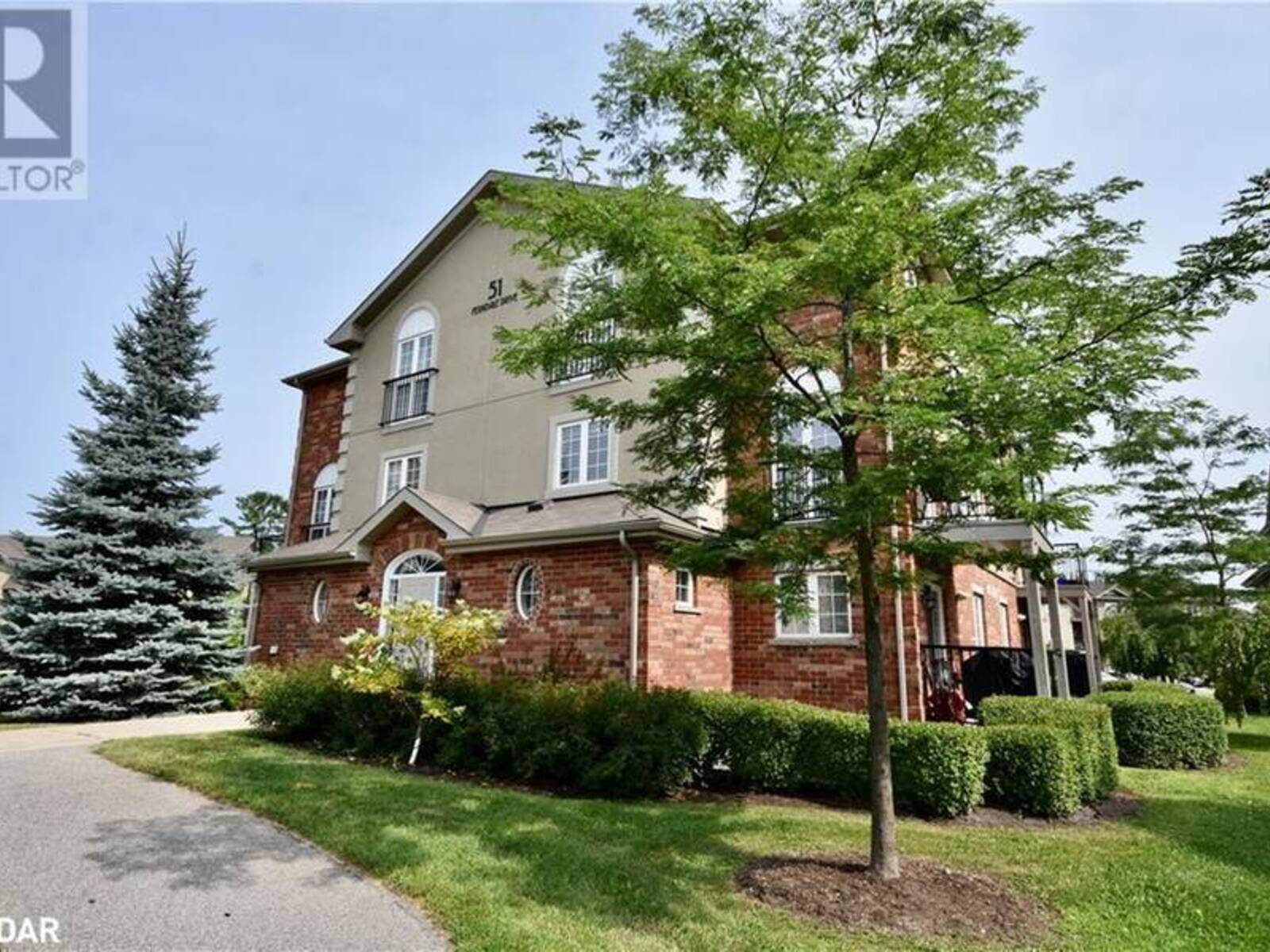 51 FERNDALE Drive S Unit# 6, Barrie, Ontario L4N 5W9