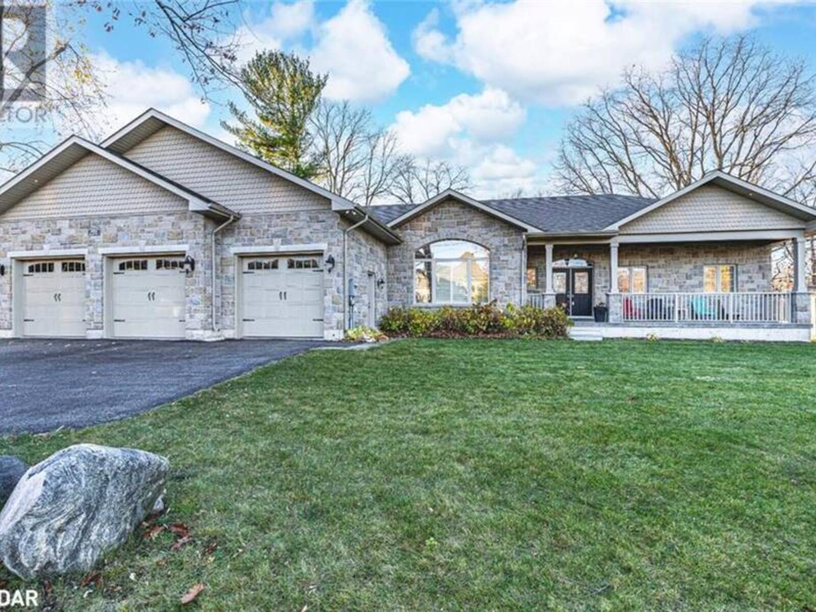 392 COX MILL Road, Barrie, Ontario L4N 7S8