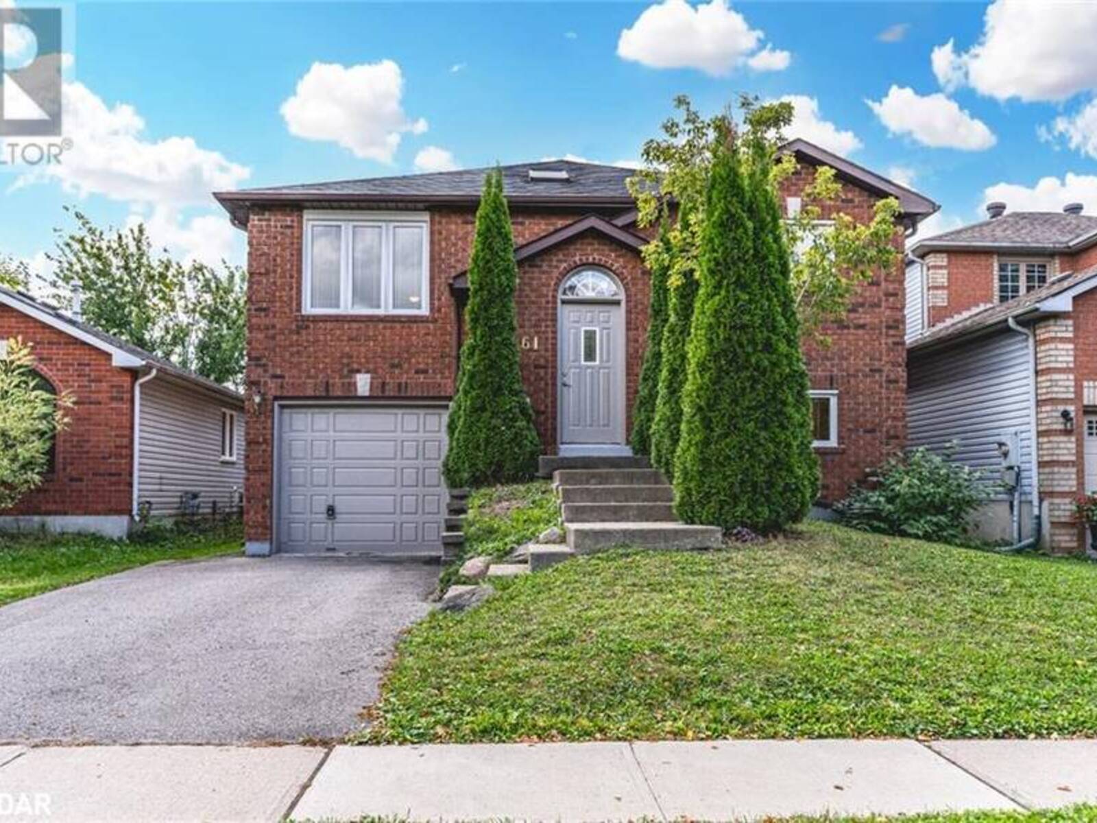 61 ARTHUR Avenue, Barrie, Ontario L4M 6H5