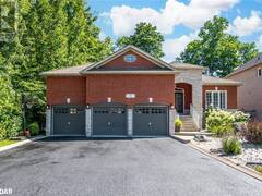 34 CAMELOT Square Barrie Ontario, L4M 0C3