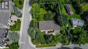 31 PARK Crescent | Richmond Hill Ontario | Slide Image Two