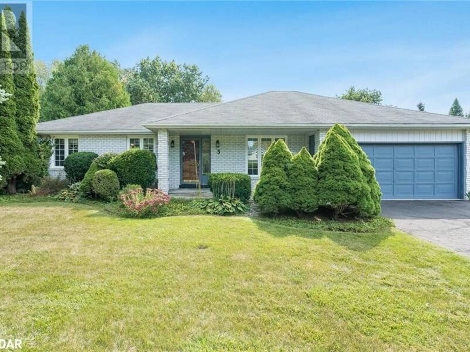 5 VALENTINI Avenue, Holland Landing, Ontario L9N 1H9