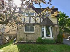 2 LEWIS Lane Barrie Ontario, L4N 5B2