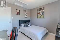 82 NATHAN Crescent | Barrie Ontario | Slide Image Nine