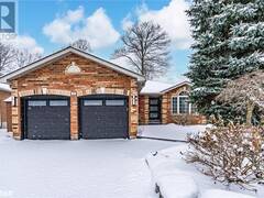 36 GLEN OAK Court Barrie Ontario, L4M 6M4