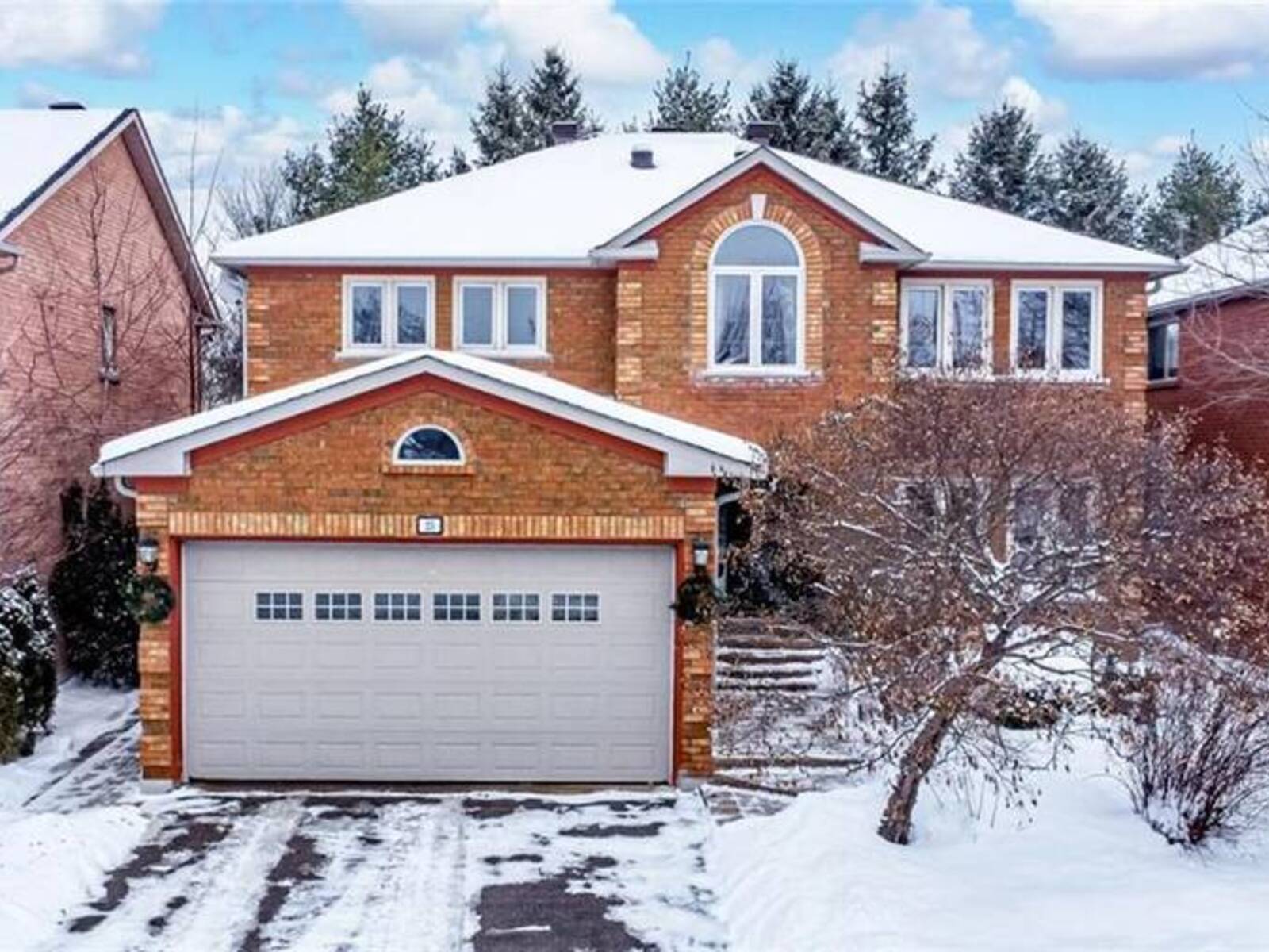 25 GRAND FOREST Drive, Barrie, Ontario L4N 7E8