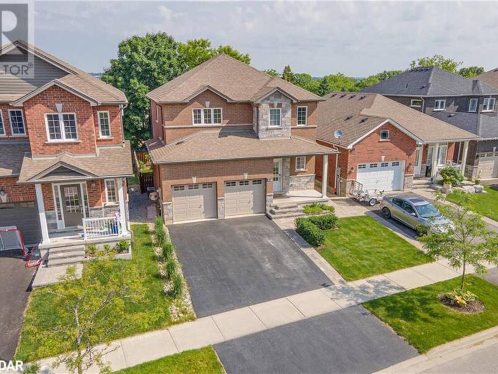 165 BISHOP DRIVE E, Barrie, Ontario L4N 6X5