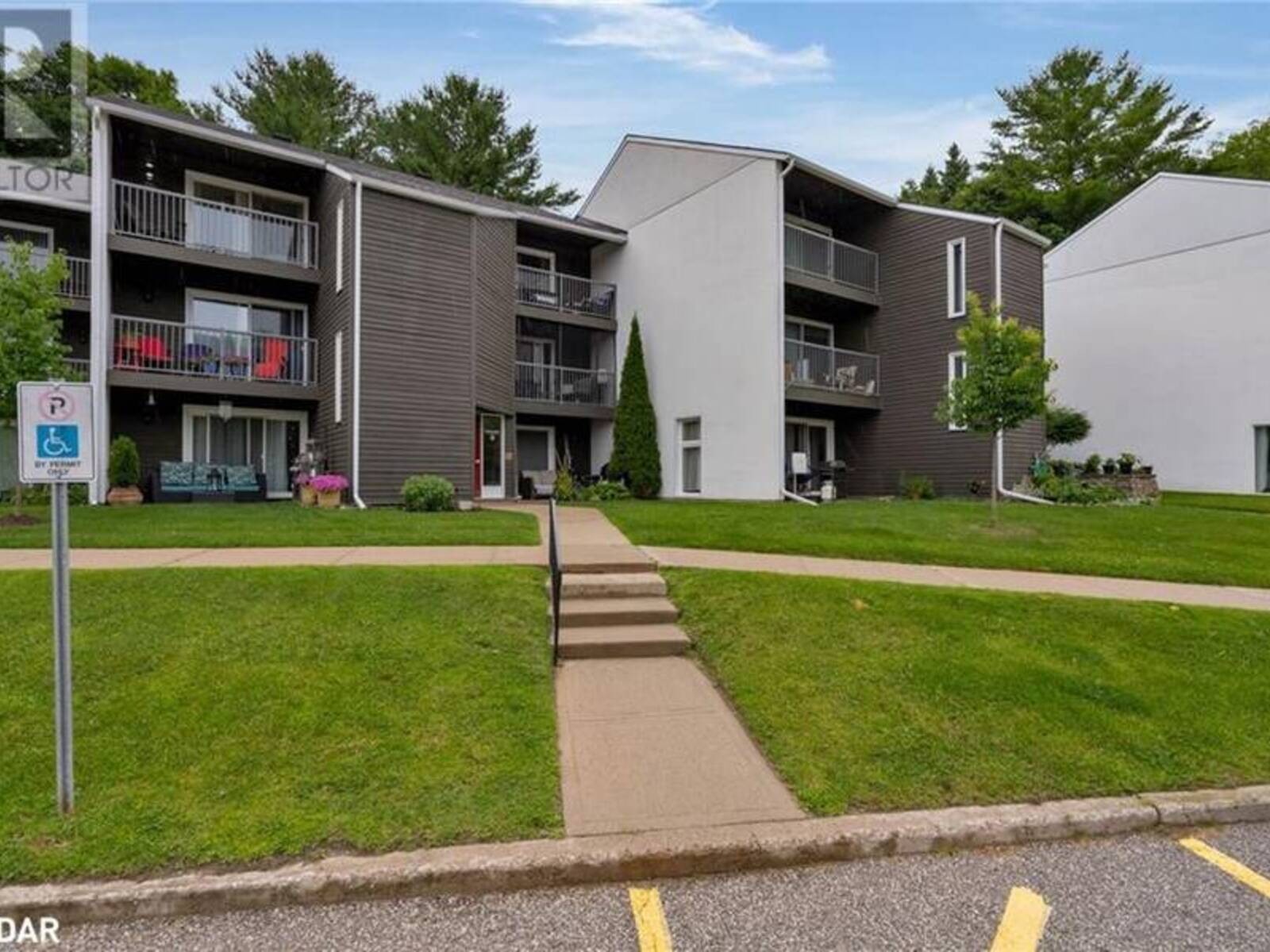 1102 HORSESHOE VALLEY Road W Unit# 303, Horseshoe Valley, Ontario L4M 4Y8