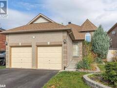 4 HEWITT Place Barrie Ontario, L4M 7B3