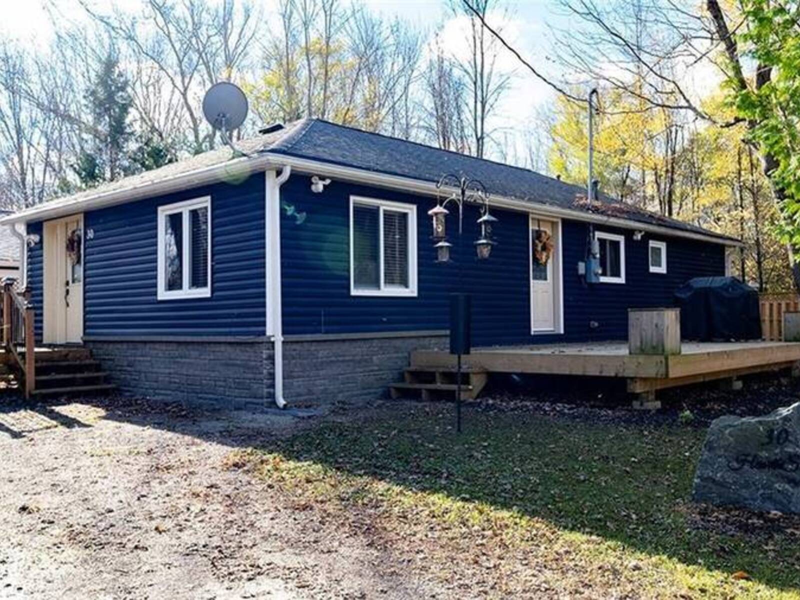 30 HEARTHSTONE Drive, Tay, Ontario L0K 2C0