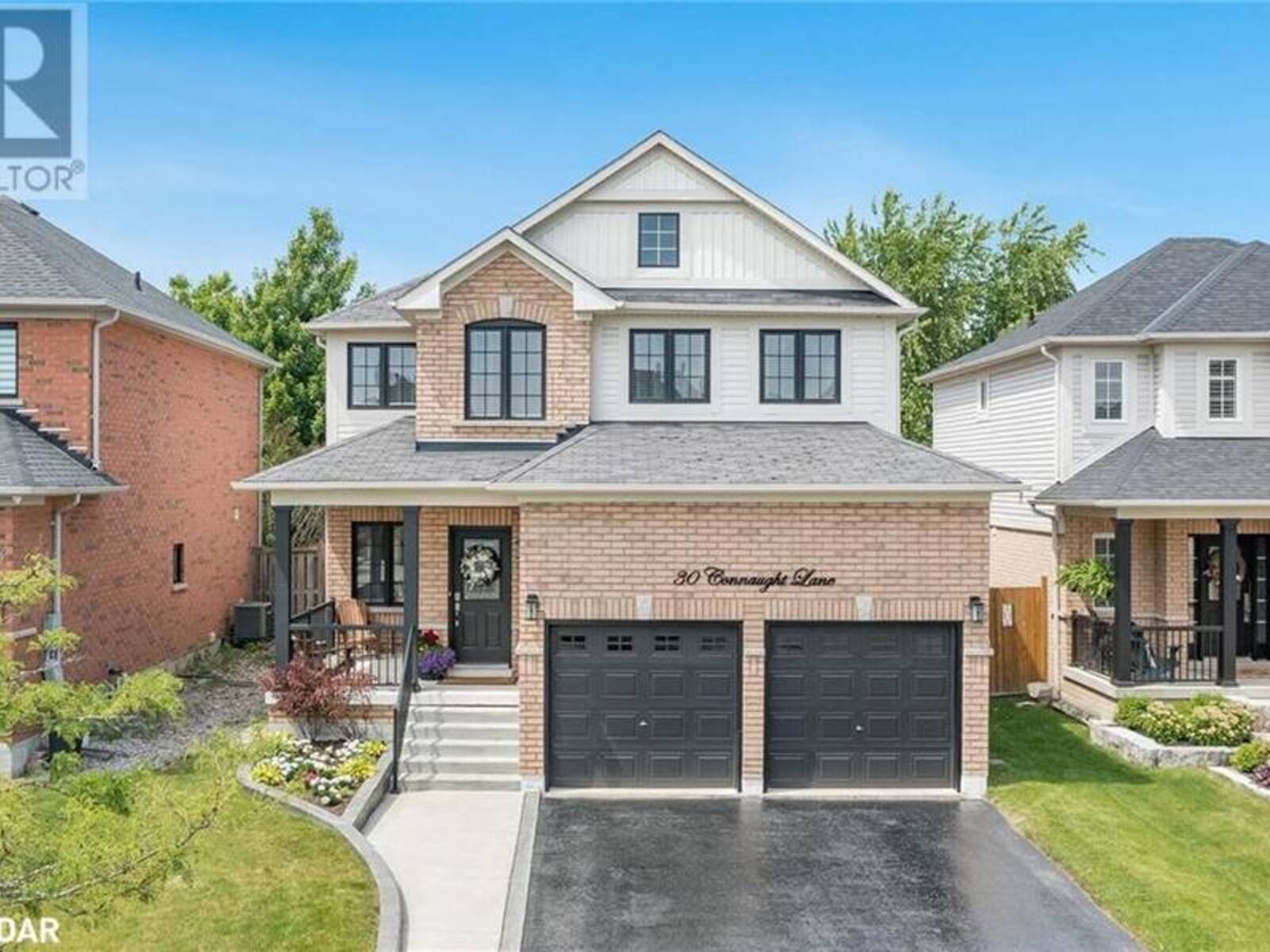 30 CONNAUGHT Lane, Barrie, Ontario L4M 0A6