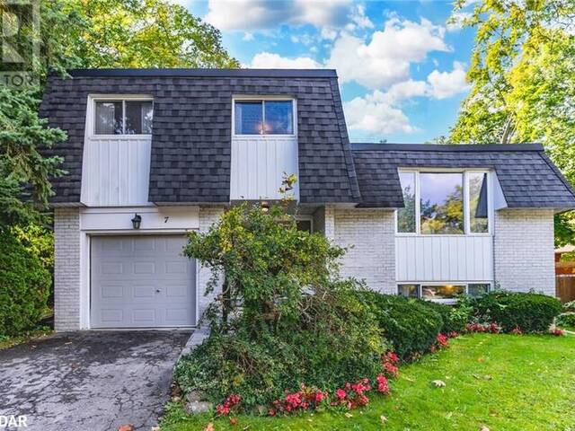 7 ALDERGROVE Circle Barrie Ontario, L4M 4W6