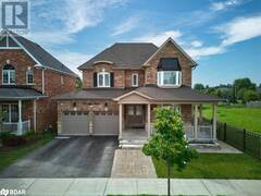 74 MEGAN Crescent Barrie Ontario, L4N 0Z1