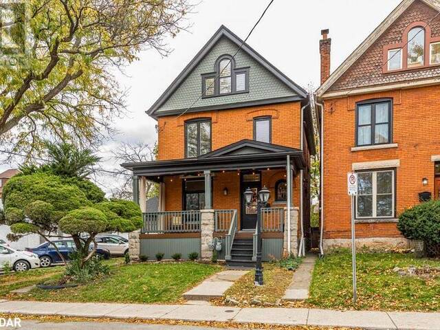 109 FAIRLEIGH Avenue S Hamilton Ontario, L8M 2K4