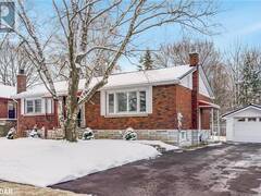 132 RODNEY Street Barrie Ontario, L4M 4C7