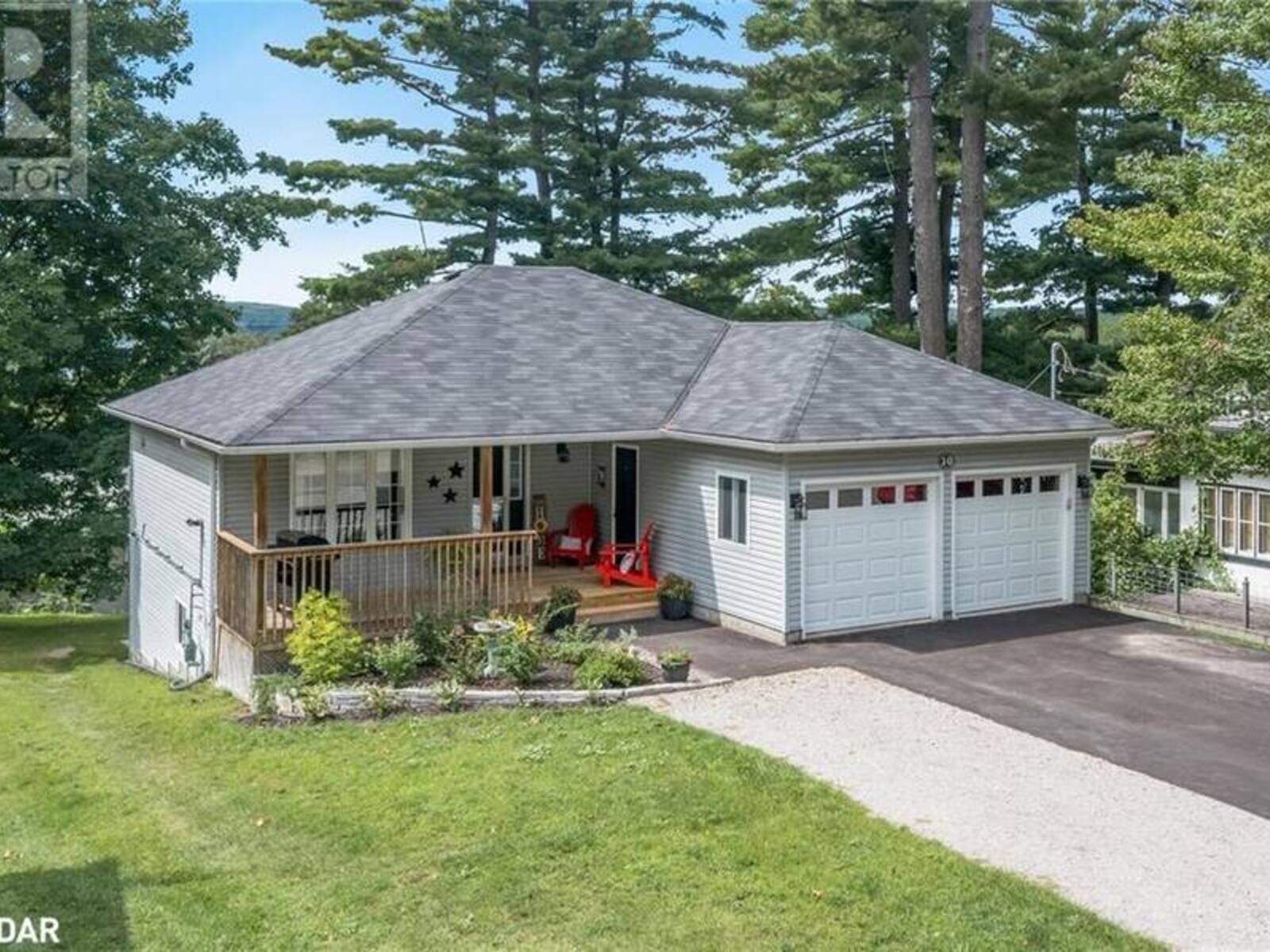 10 CLARENCE Avenue, Penetanguishene, Ontario L9M 1A9