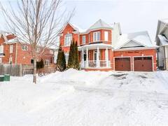 5 REGINA Road Barrie Ontario, L4M 7J1