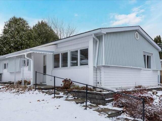 15 FLORA Drive Innisfil Ontario, L9S 1R3