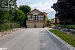 49 HAMILTON Drive | Newmarket Ontario | Slide Image Three