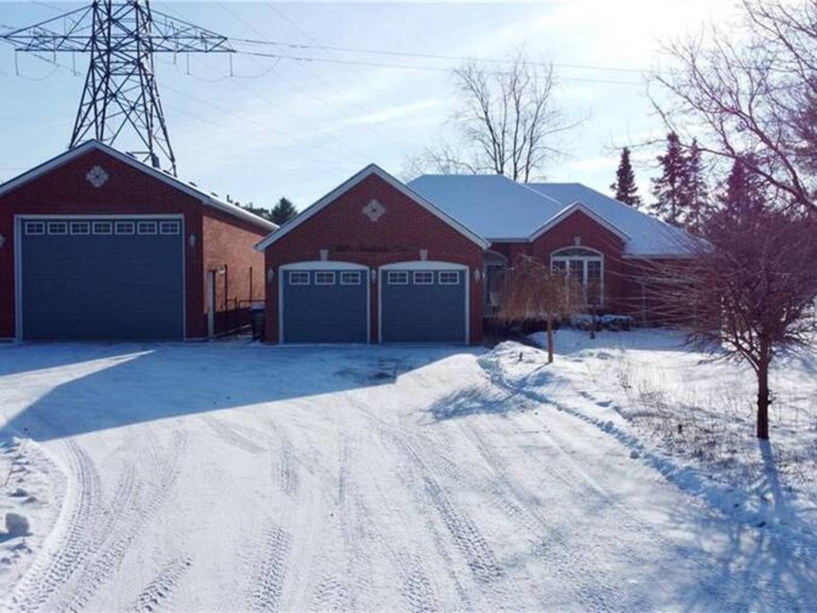 2403 SUNNIDALE Road, Essa, Ontario L0M 1T2