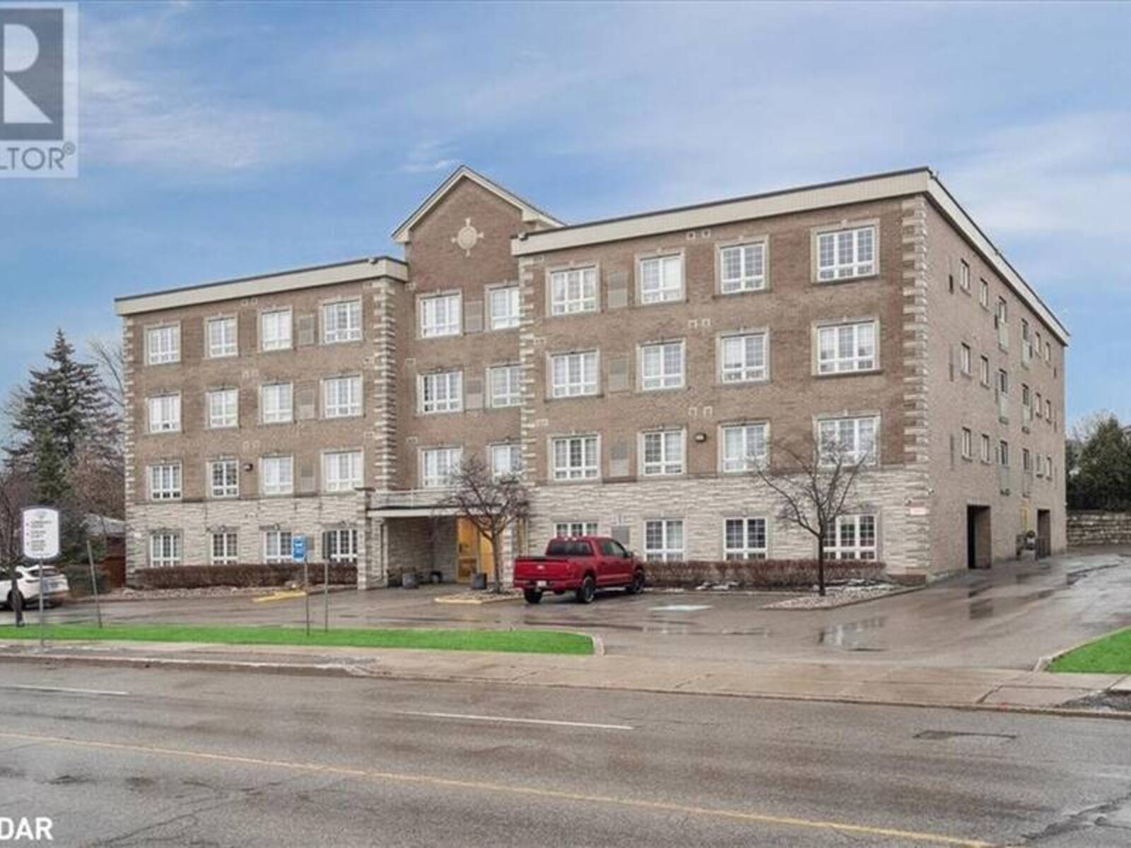 112 SIMCOE Road Unit# 410, Bradford, Ontario L3Z 1Y2