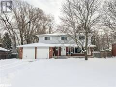 48 REDFERN Avenue Barrie Ontario, L4N 9G3