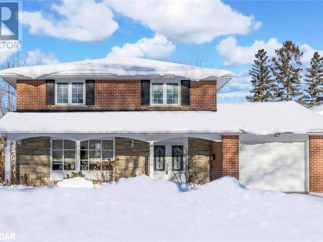 42 OTTAWAY Avenue Barrie Ontario, L4M 2W9