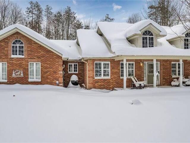 2 PINEVIEW Drive Oro-Medonte Ontario, L0L 2L0 - 3 Bedrooms Home For Sale