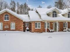 2 PINEVIEW Drive Oro-Medonte Ontario, L0L 2L0