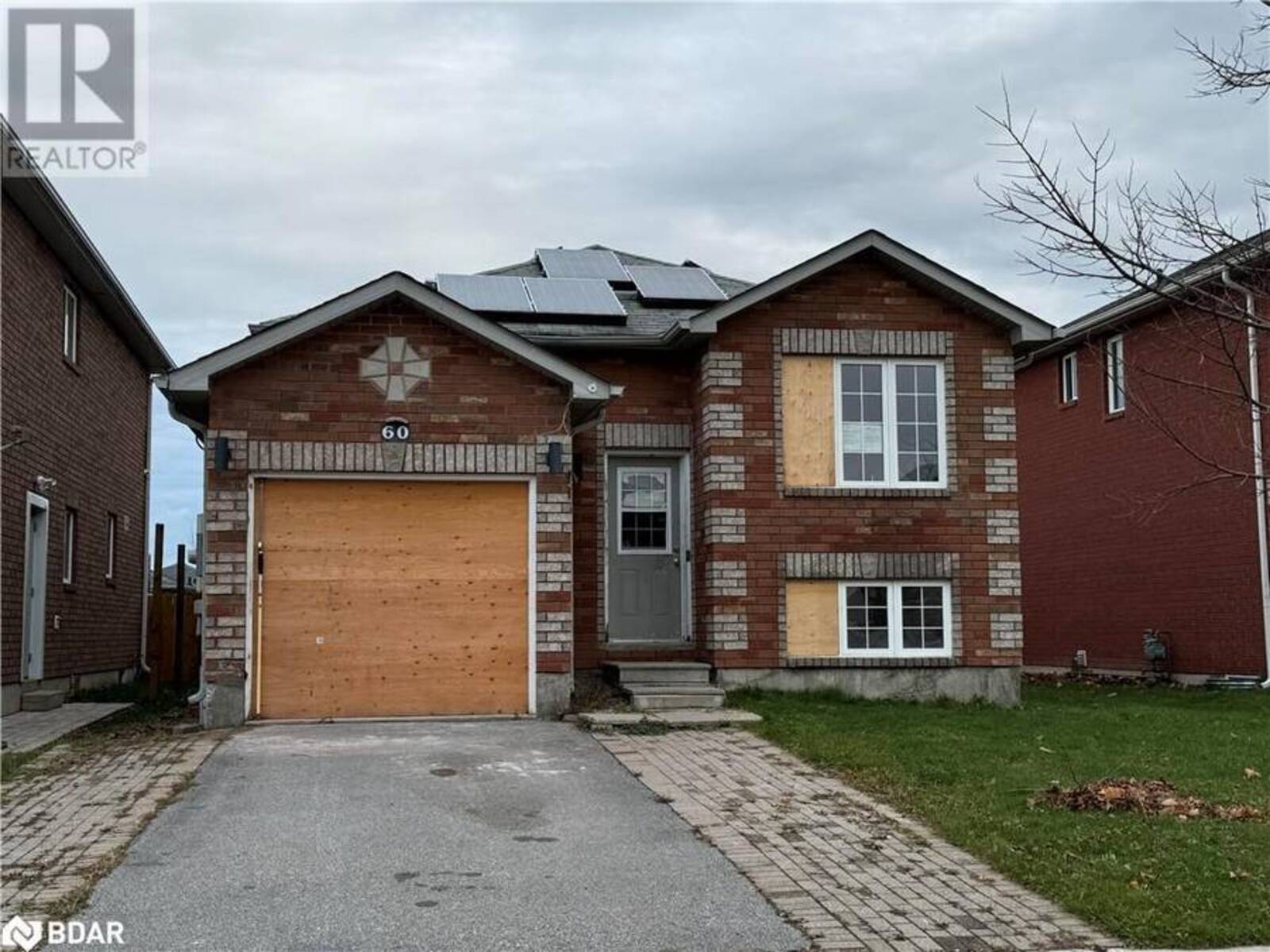 60 WILLIAM PADDISON Drive, Barrie, Ontario L4M 0G4