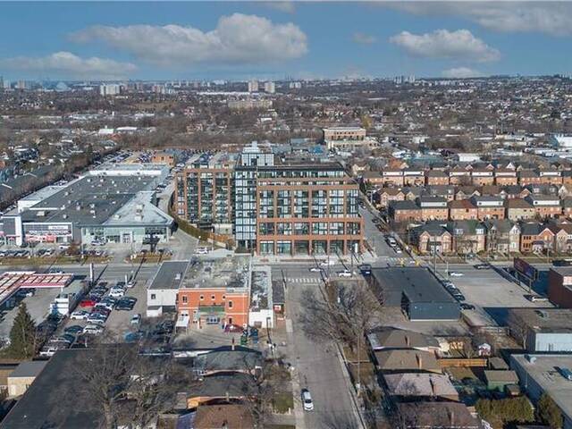 2300 ST CLAIR AVENUE WEST Unit# 118 Toronto Ontario, M6N 0B3