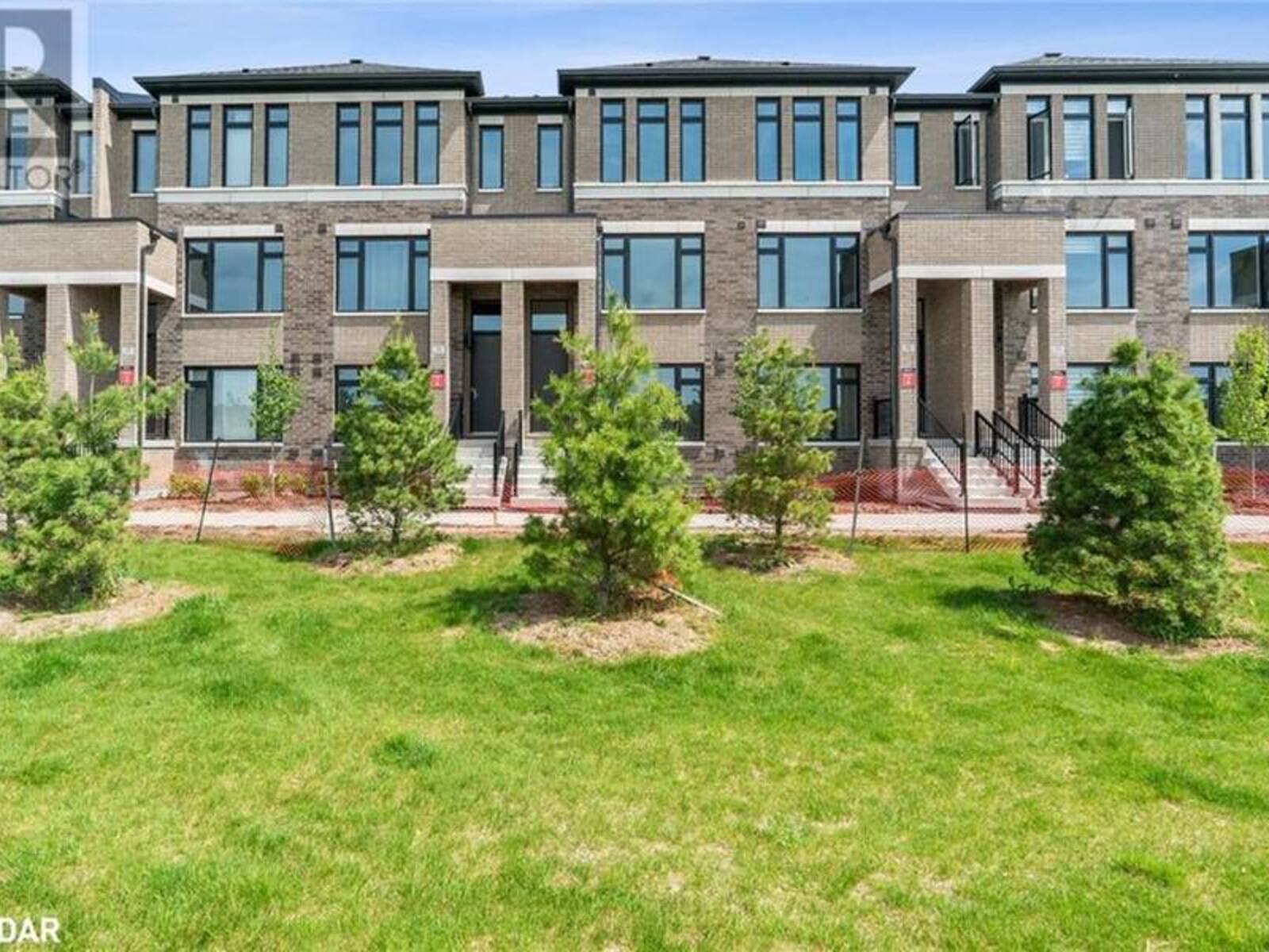 33 CHERRY HILL Lane, Barrie, Ontario L4N 6K7