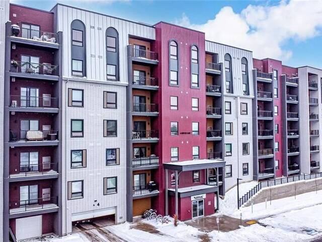 4 SPICE WAY Unit# 614 Barrie Ontario, L9J 0M2