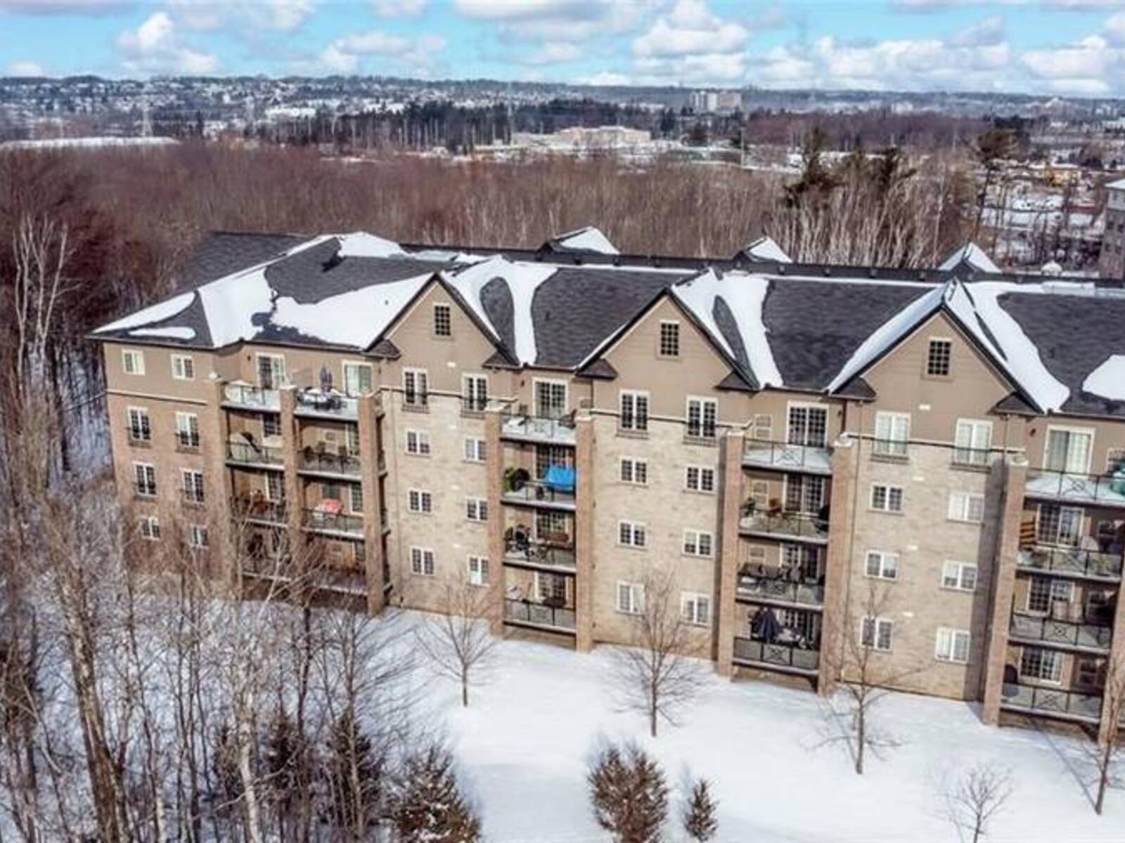 44 FERNDALE Drive S Unit# 210, Barrie, Ontario L4N 2V1