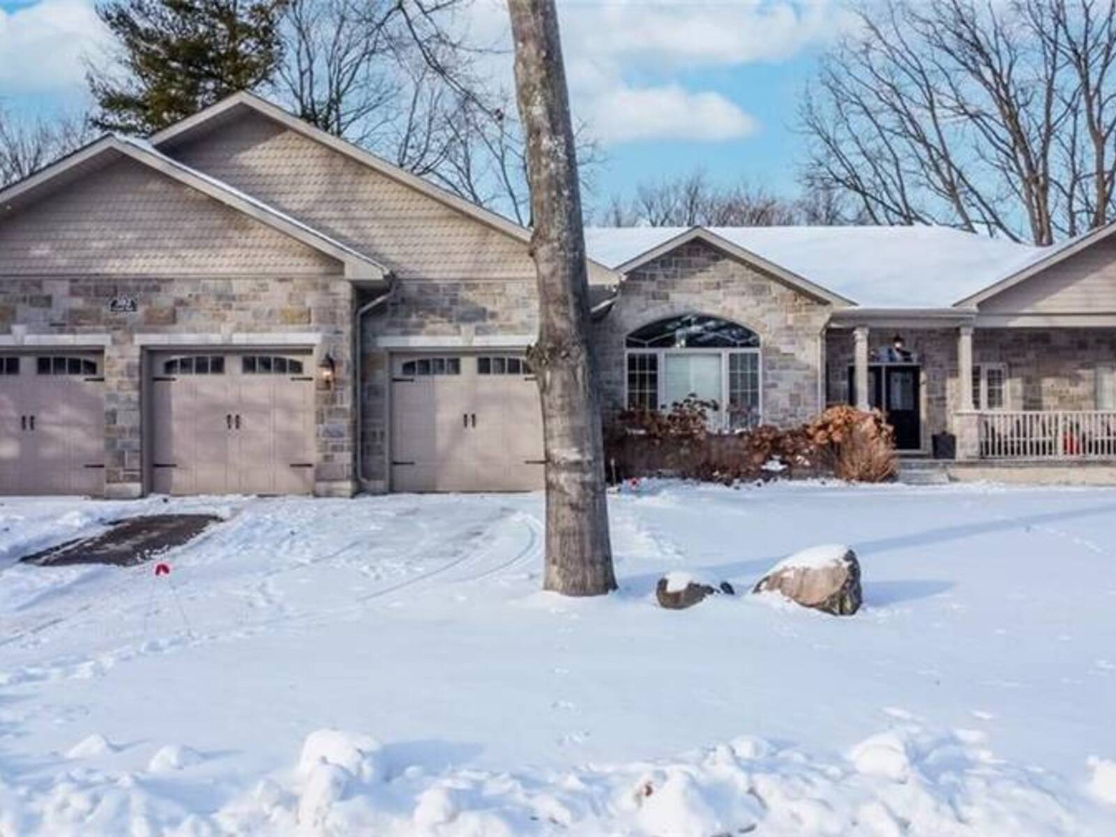 392 COX MILL Road, Barrie, Ontario L4N 7S8