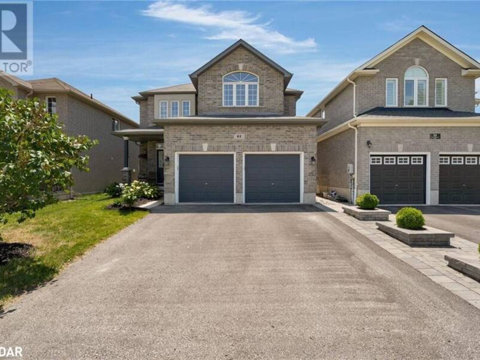 61 SOVEREIGN'S Gate, Barrie, Ontario L4N 0Y9