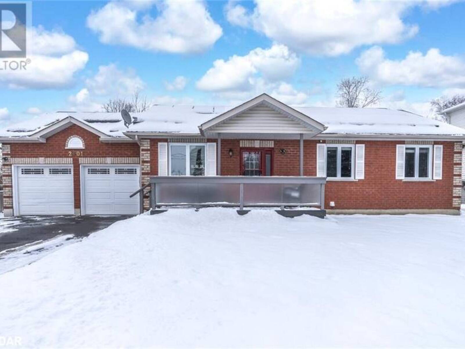 2501 HOLIDAY Way, Innisfil, Ontario L9S 2H4