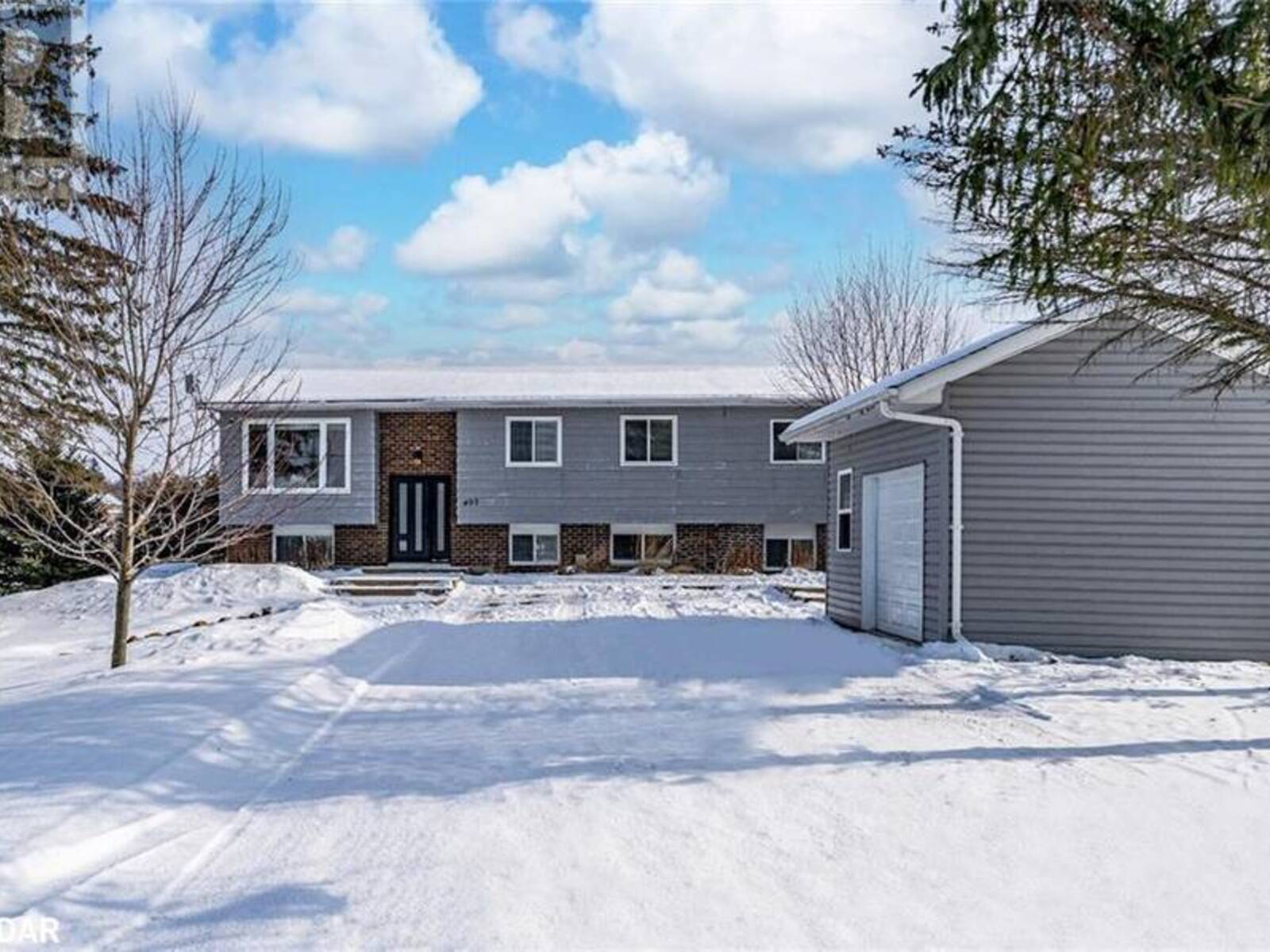 403 PENETANGUISHENE Road, Barrie, Ontario L4M 0H1