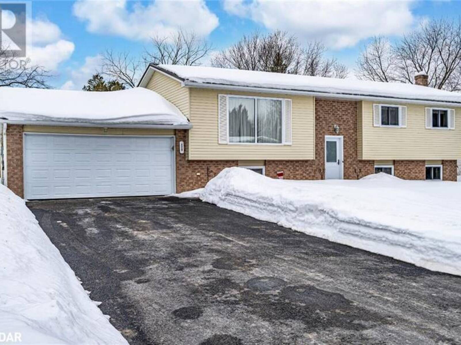 228 THORNTON Avenue, Essa, Ontario L0L 2N0