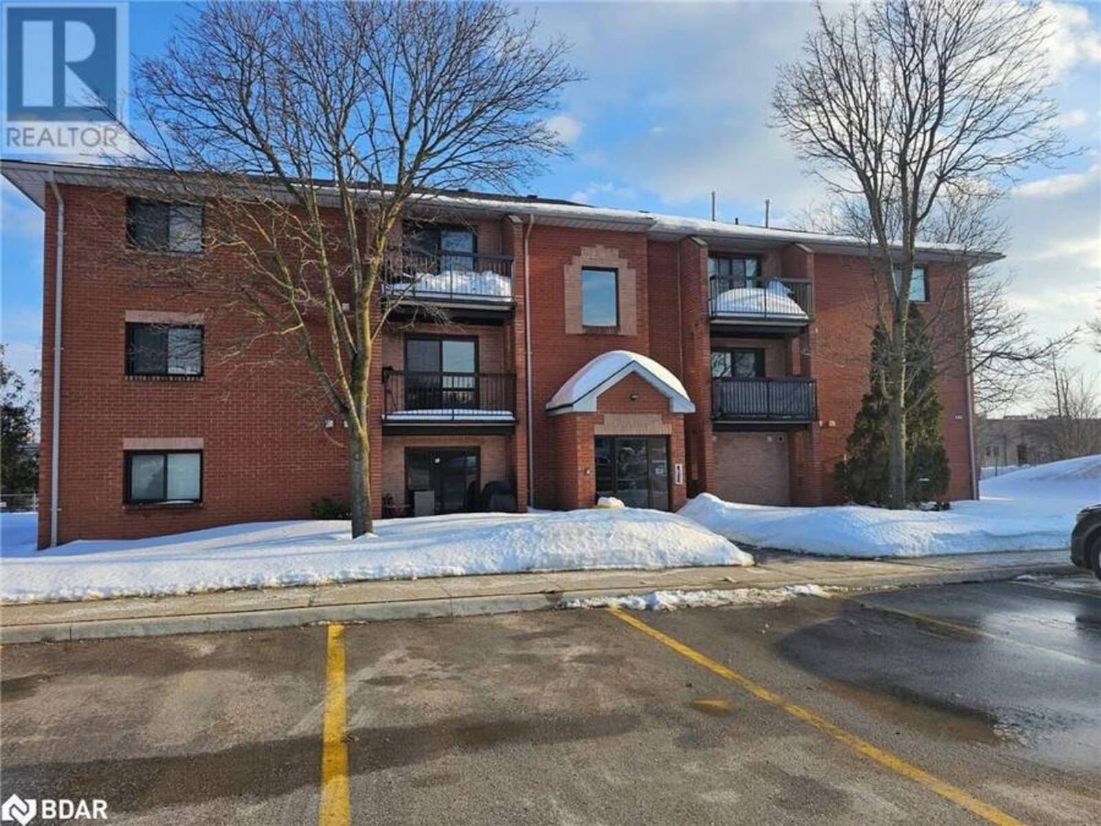 159 EDGEHILL Drive Unit# J11, Barrie, Ontario L4N 1L9