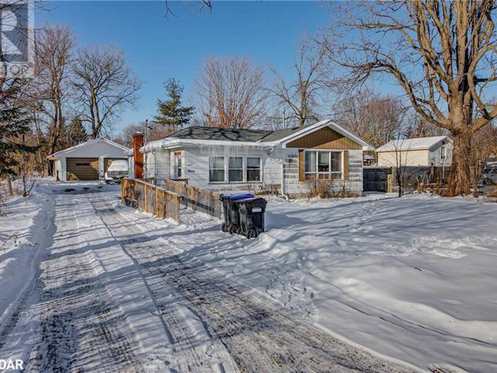 7866 YONGE Street, Innisfil, Ontario L9S 1L4