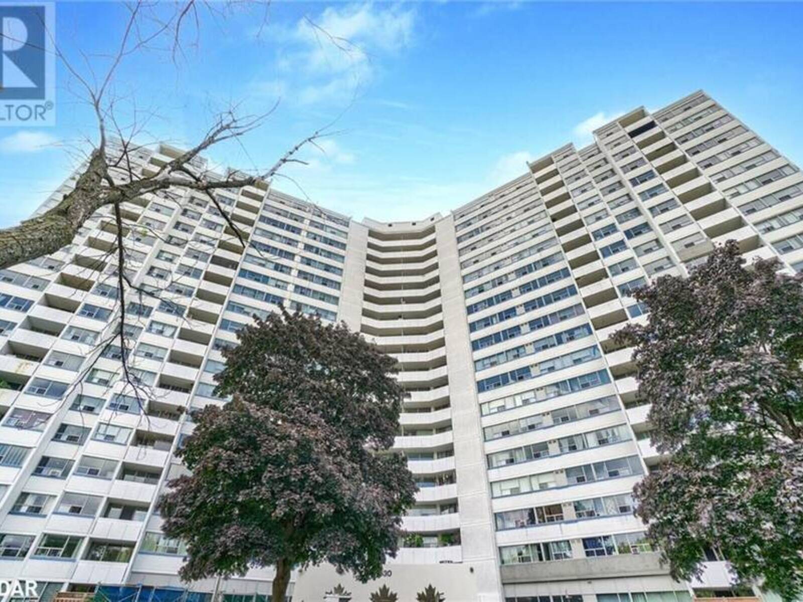 530 LOLITA Gardens Unit# 904, Mississauga, Ontario L5A 3T2