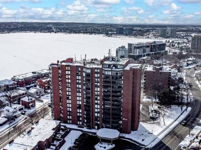 181 COLLIER Street Unit# 806 Barrie Ontario, L4M 5L6 - 2 Bedrooms Condo For Sale