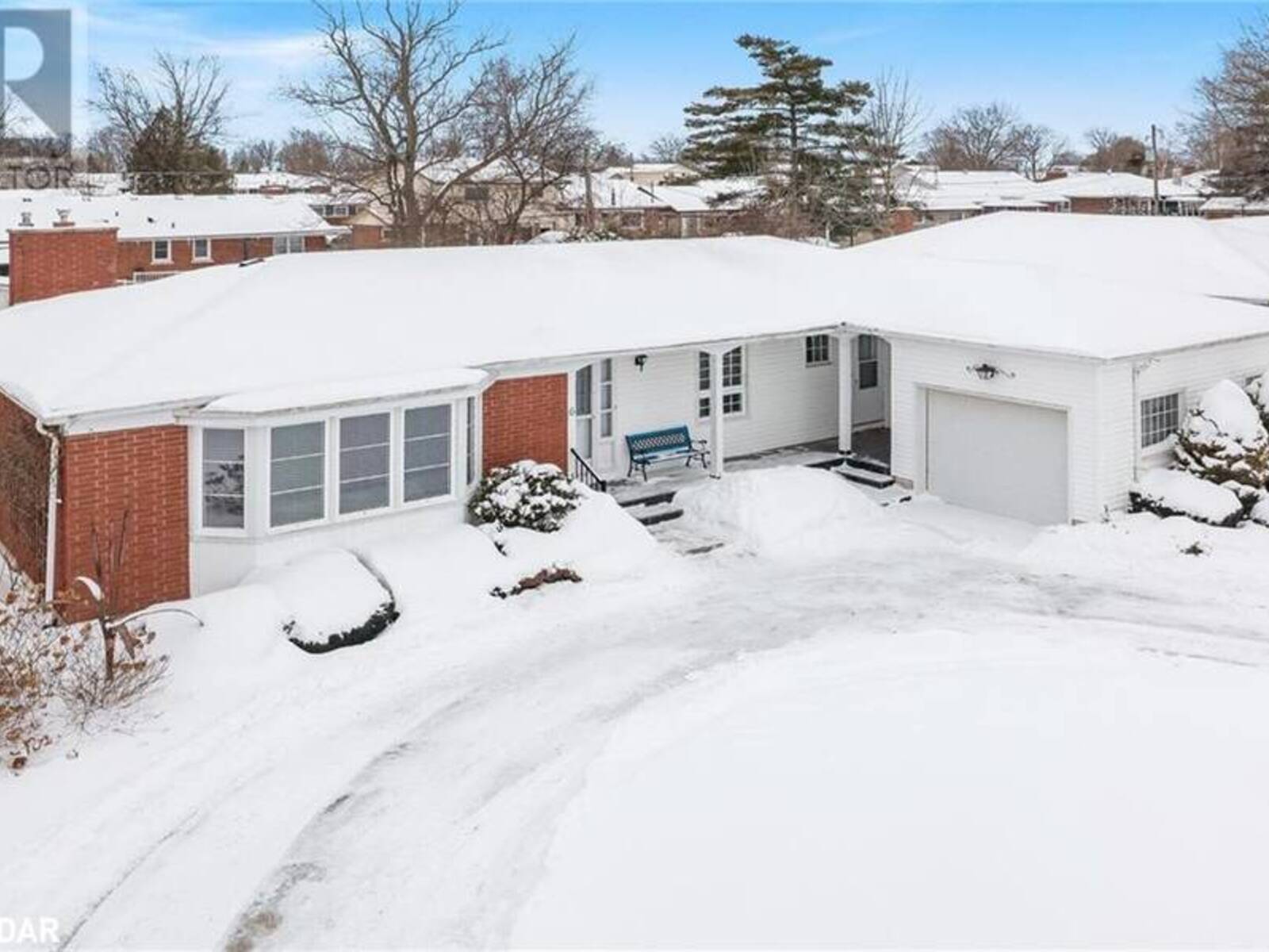 6 GLENDALE Drive, Welland, Ontario L3C 4Y6