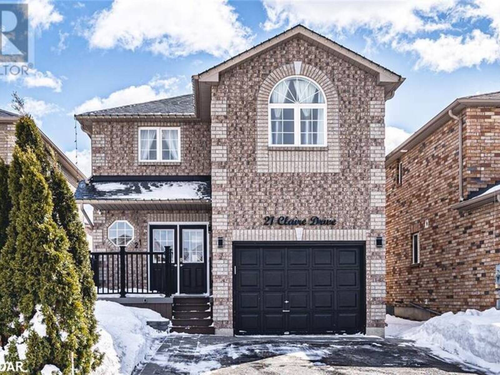 21 CLAIRE Drive, Barrie, Ontario L4N 5Y1