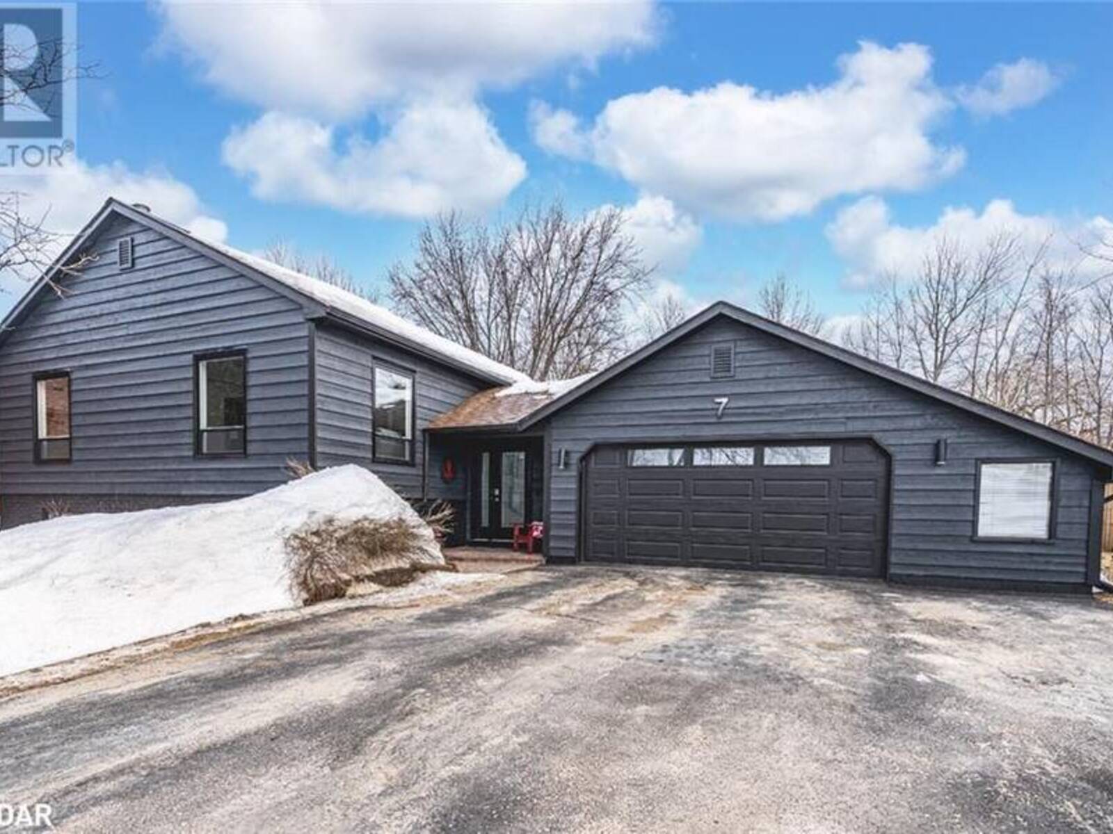 7 BAY Court, Penetanguishene, Ontario L9M 1E1