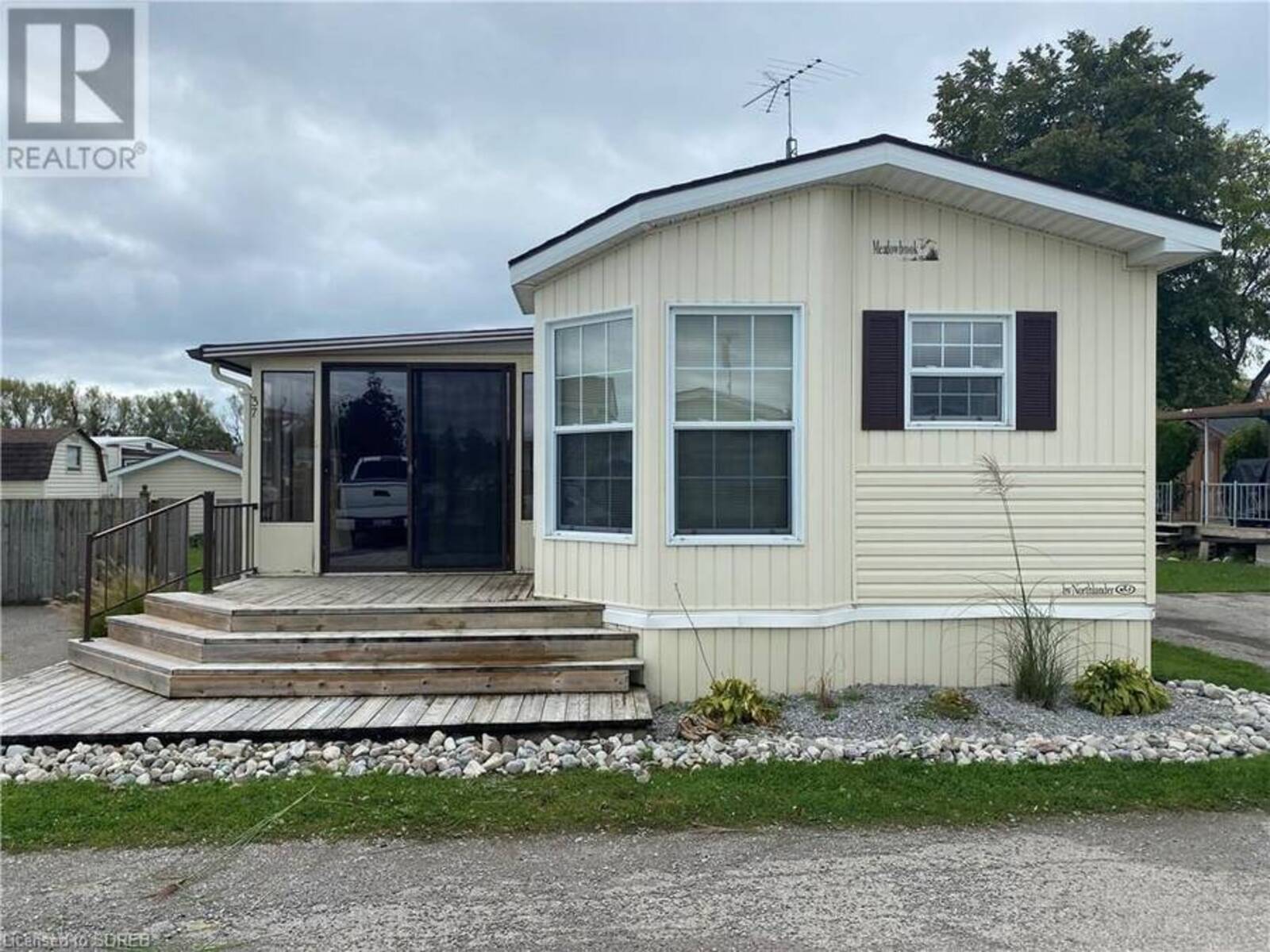 92 CLUBHOUSE Road Unit# 37, Turkey Point, Ontario N0E 1T0