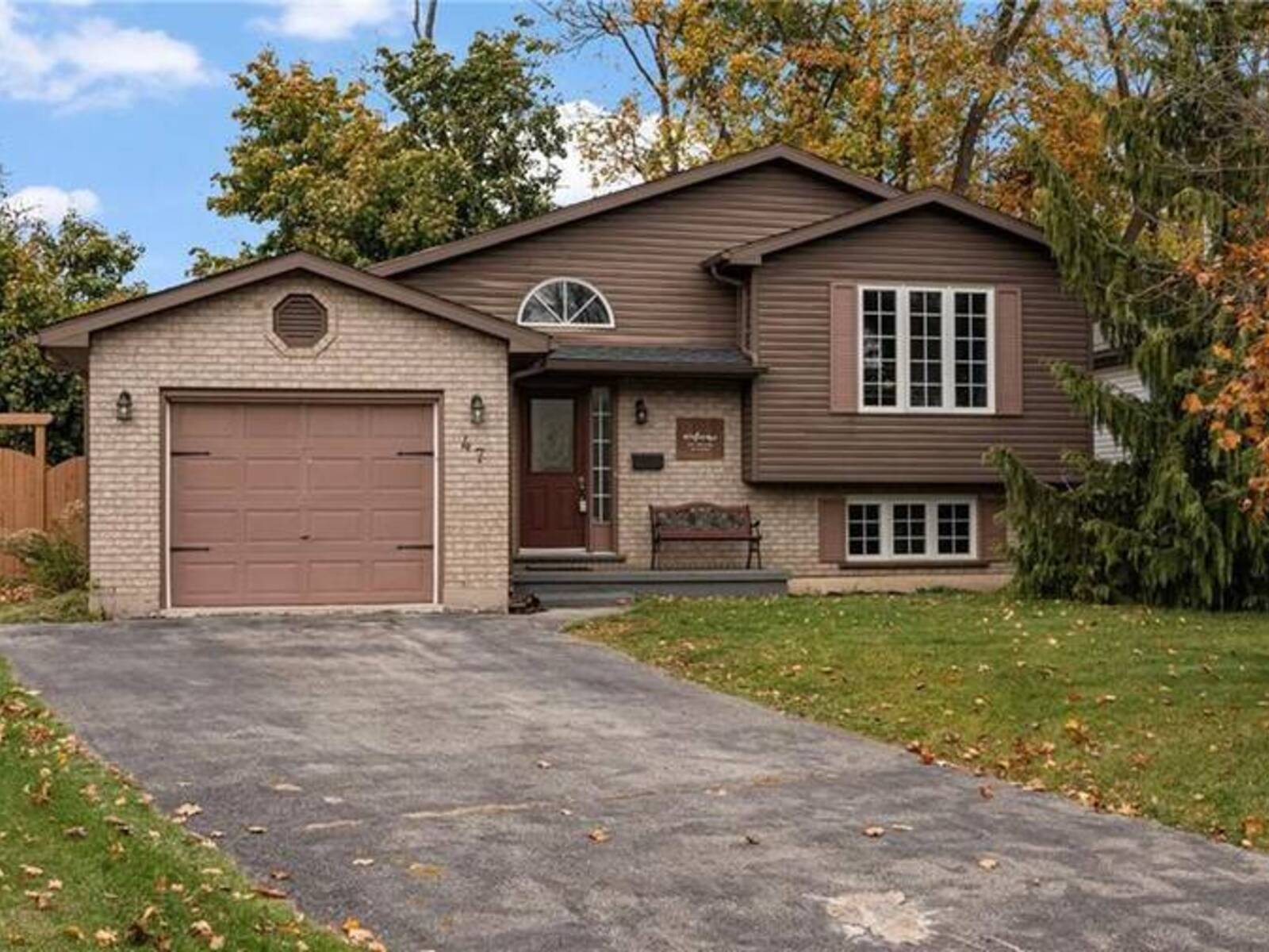 47 SIMSON Avenue, Simcoe, Ontario N3Y 5G4