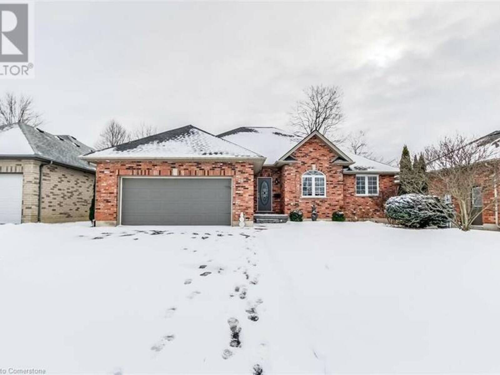 28 WOODLAND Crescent, Tillsonburg, Ontario N4G 5R5